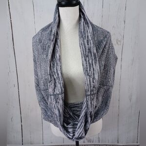 NWOT Lululemon Vinyasa Customizable Gray Snap Scarf Wrap Warmer Reversible